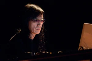 4-rekomendasi-musik-eksperimental-yang-menggugah-telinga