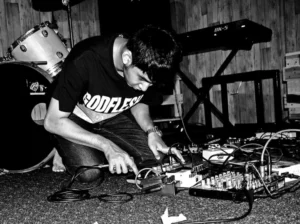 mengenal-noise-music-seni-mengolah-kebisingan-menjadi-karya